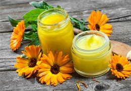 Ognjičevo mazilo s sivko Ognjičevo mazilo s sivko